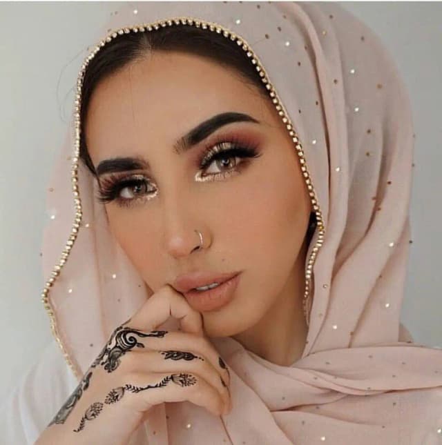 高級ゴールドシフォンヘッドスカーフ固体ソフトロングイスラム教徒スカーフ女性のためのヒジャーブ musulman ファムショールとラップスカーフ islamique