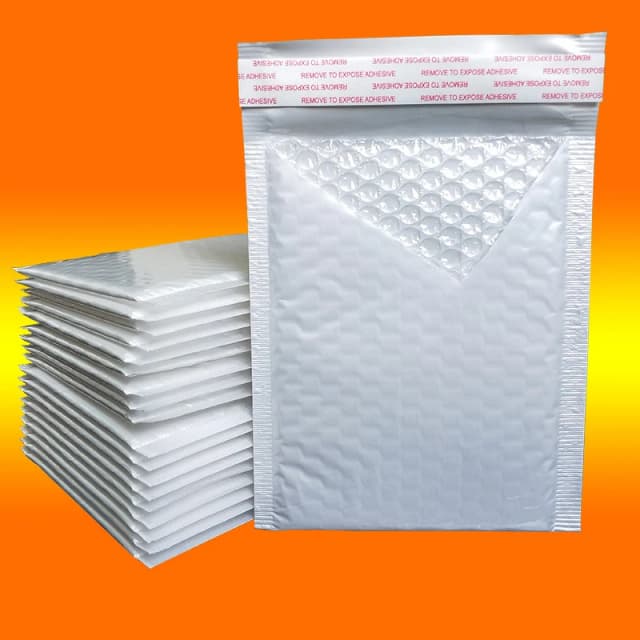 50 Uds. Sobres de burbujas de polietileno blanco, bolsa de regalo acolchada autosellada, bolsas de sobres de embalaje, bolsa de paquete de envío de libros