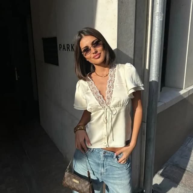 女性ソリッドレーストップス V ネック半袖サテンスリムレギュラーストリートウェア Tシャツ女性の夏の純粋な欲望ホットガール T シャツ 2026